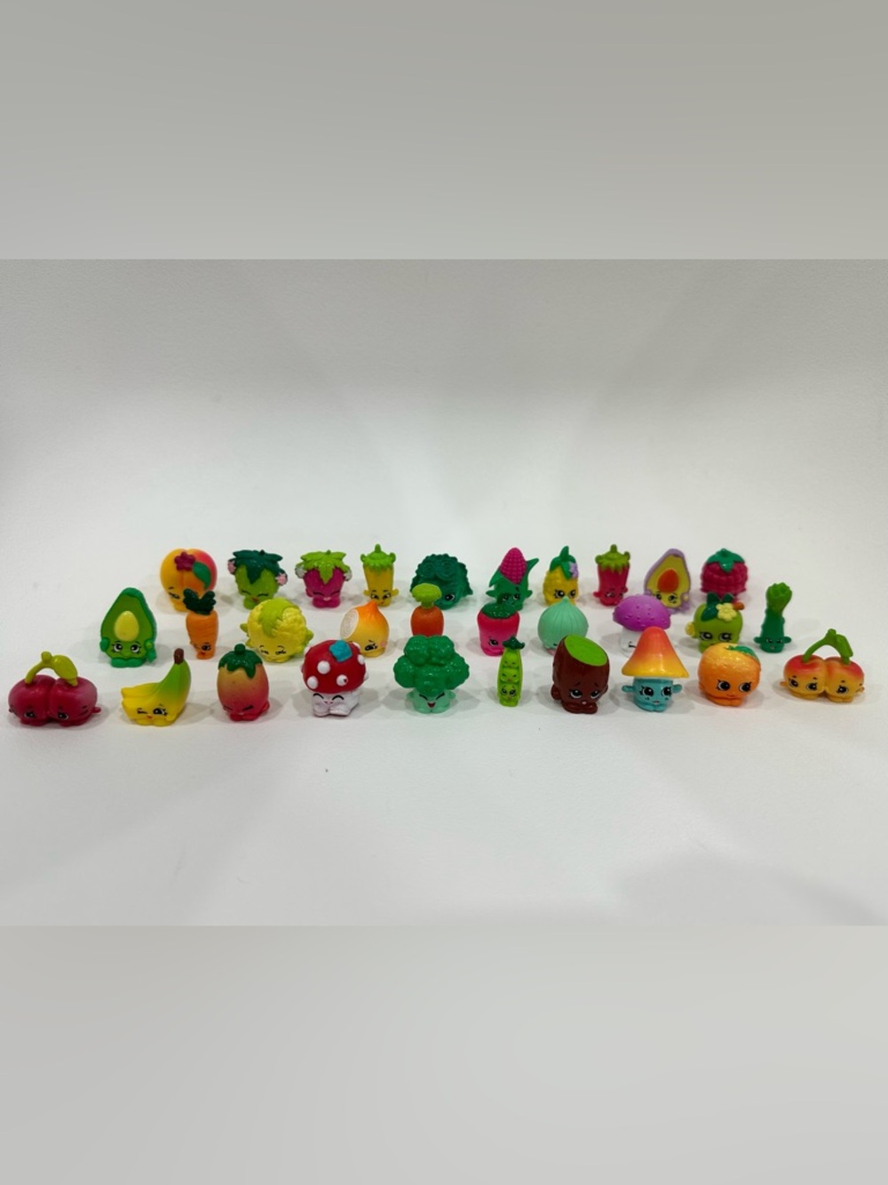 Lot of 30 Shopkins - Fruits & Vegetables Edition